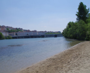 lieux de rencontre plan cul a Lyon sur une plage en bord de Rhone