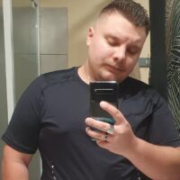 Jeune mec costaud cherche plan cul sur  Saint Laurent de Mure