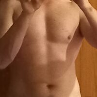 dominant de 26 ans cherche femme soumise à Lyon pour jeux BDSM extrêmes