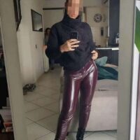 Jeune beurette de 22 ans à Lyon cherche plan cul discret avec homme respectueux et complice